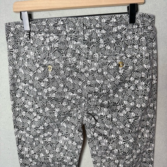 By Anthropologie Women’s Bowery Ankle Crop Pants Black White Pineapple Print 10R - Picture 7 of 11
